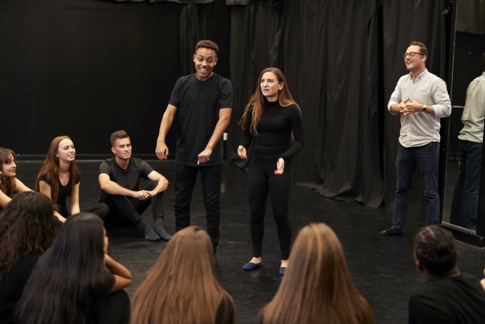 how to choose an acting school